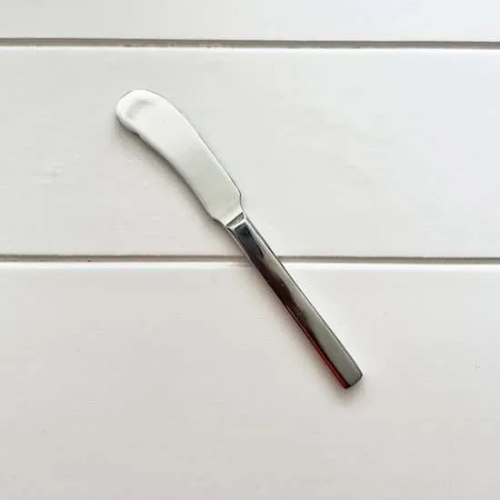 spreader knife